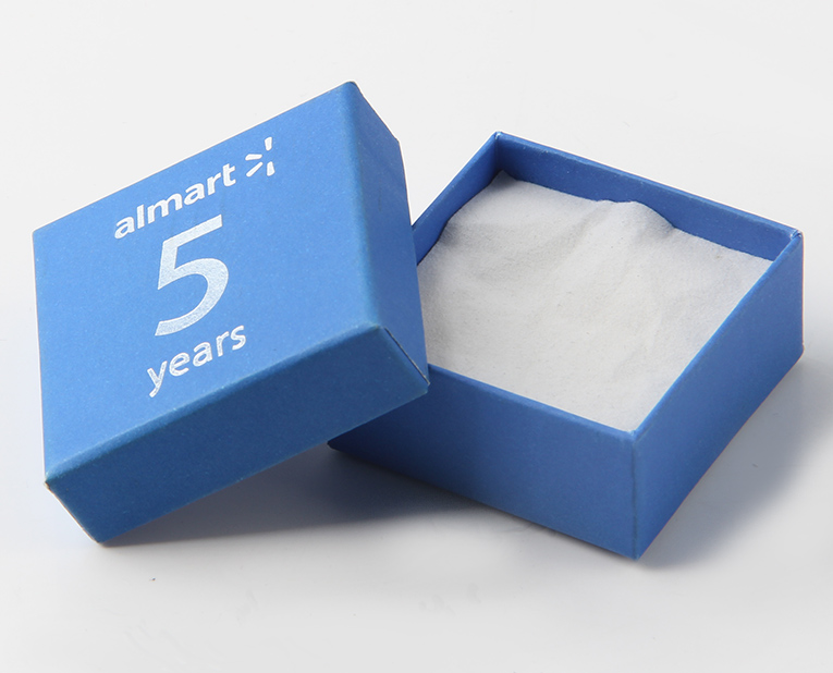 耳環(huán)的包裝盒如果在訂做時使用快速固著的油墨，效率1倍以上！
